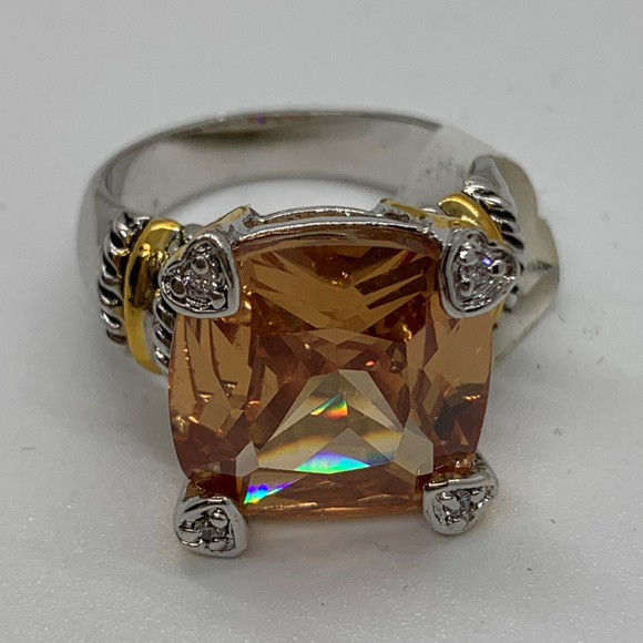 Elegant Silver Large Topaz Ring w Cubic Zerconias - Picture 1 of 7